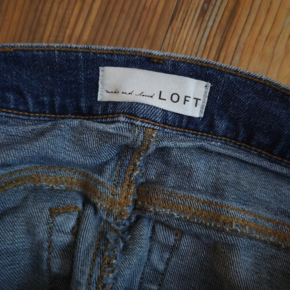 LOFT Blue Denim Women Shorts - Picture 3 of 3